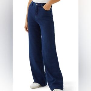 Good American Jeanius Pants